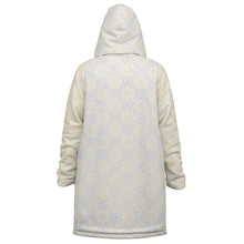 Diamond Enterprise Blanket Cloak in White Glare