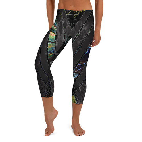 Shadow Tamer Capri Leggings